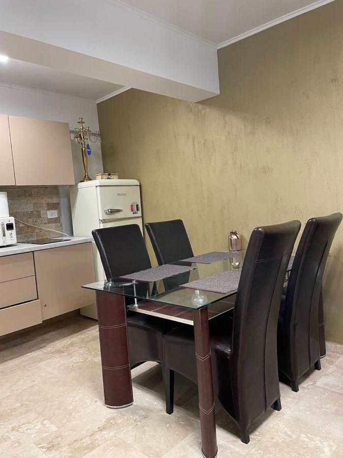דירות פויאנה ברשוב Apartament Nicolle מראה חיצוני תמונה