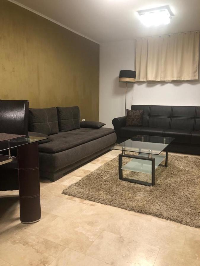 דירות פויאנה ברשוב Apartament Nicolle מראה חיצוני תמונה