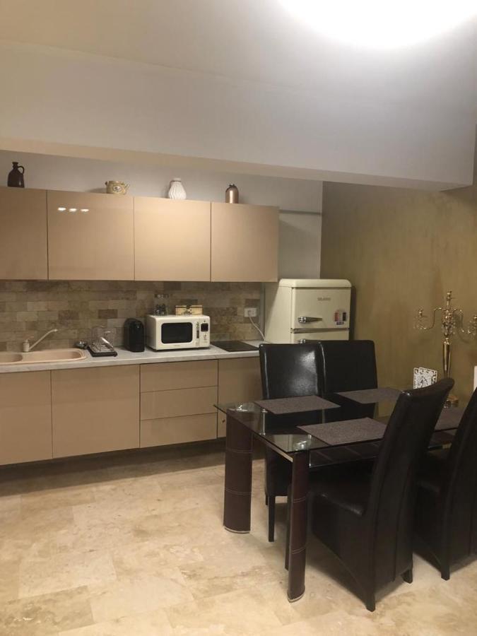 דירות פויאנה ברשוב Apartament Nicolle מראה חיצוני תמונה
